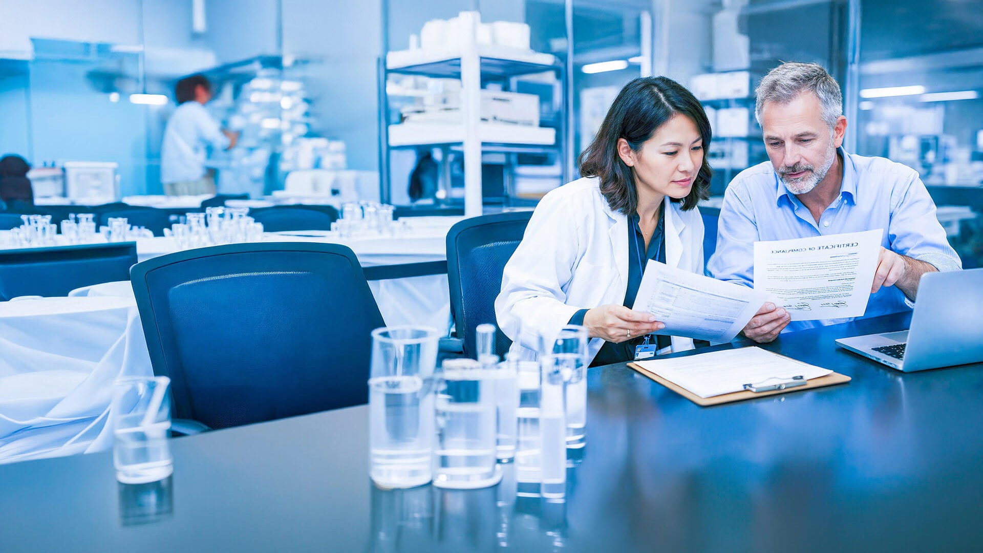 260120_CERTANIA_MPR_AI_looking_at_a-certificate